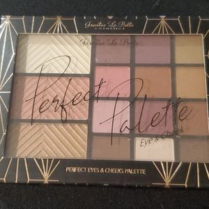 Jasmine La Belle makeup set